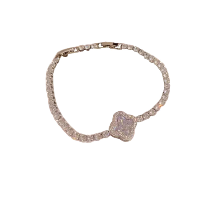 Luna Clover Bracelet